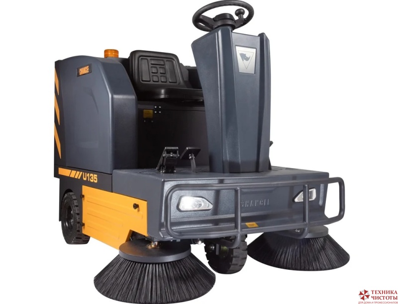 Аккумуляторная подметальная машина с местом оператора Chancee U135 с литиевым АКБ 80 а/ч